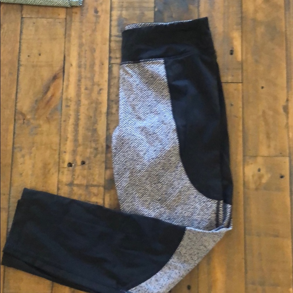 Lou and Grey active cropped  leggings